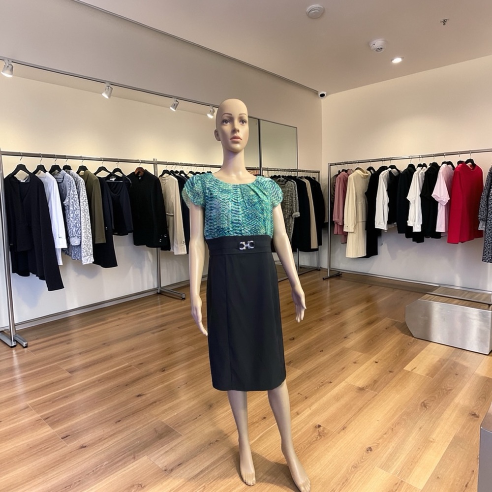 Chic Black and Green Pencil Dress